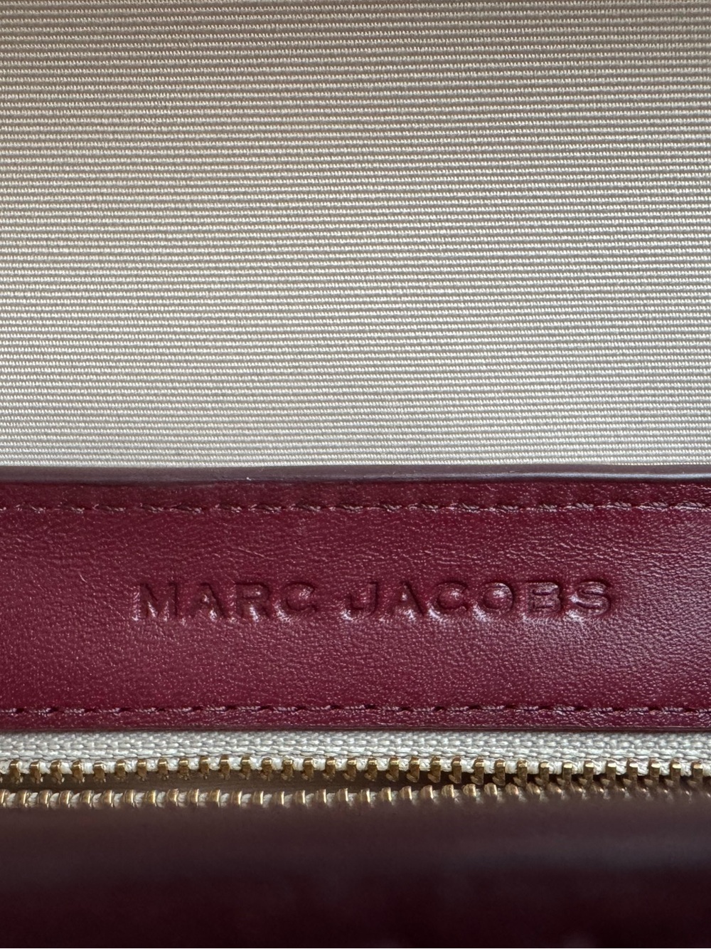 Marc Jacobs The Covered J Marc Saddle Bag in cherry maroon wine red - Picture 10 of 15